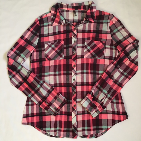 VANITY TOP PLAID BUTTON DOWN SIZE M - Picture 2 of 8